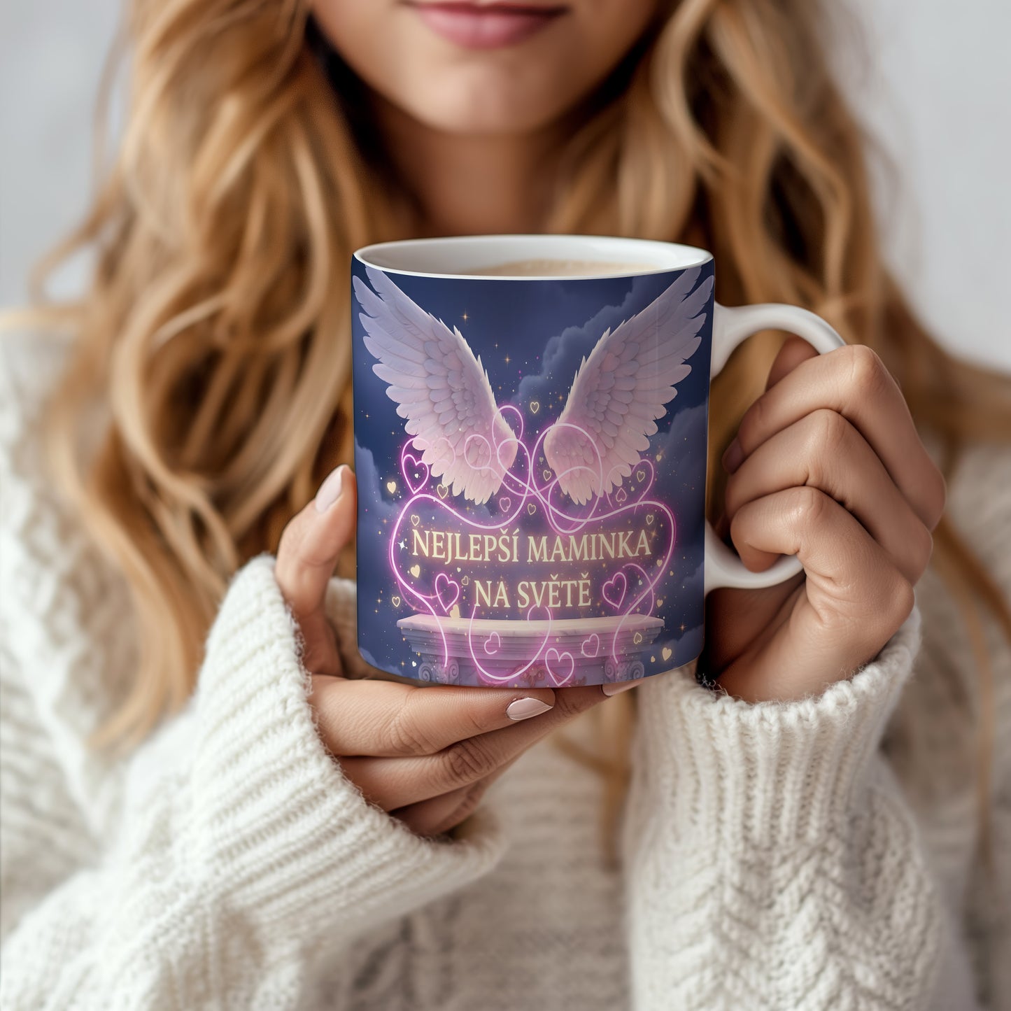 Hrnek NEJLEPŠÍ MAMINKA NA SVĚTĚ – andělská křídla na noční obloze – varianta 66