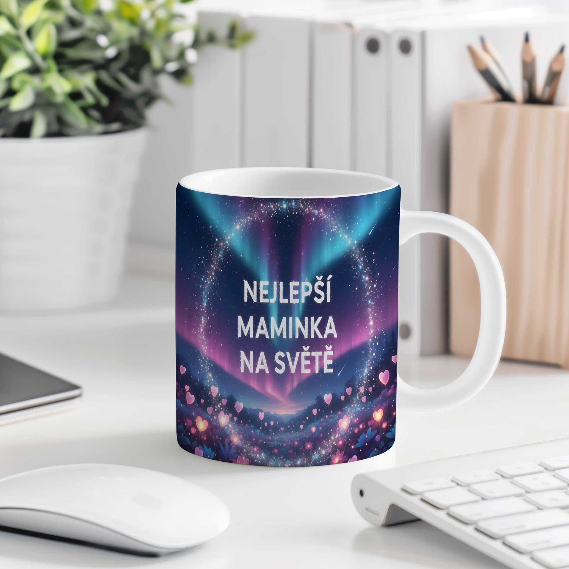 Hrnek Nejlepší maminka na světě – snová polární záře s růžovými srdíčky – varianta 77