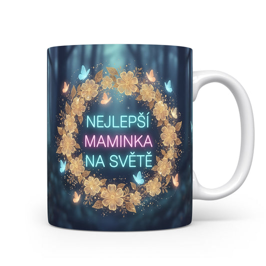 Hrnek NEJLEPŠÍ MAMINKA NA SVĚTĚ – květinový věnec s motýly na snovém pozadí – varianta 11