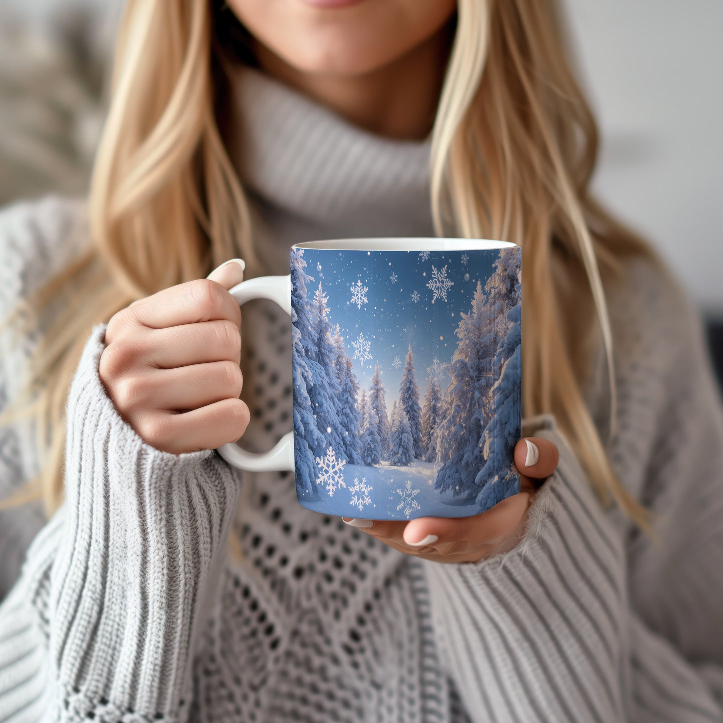 Hrnek s vánočním motivem – zasněžený les a vločky