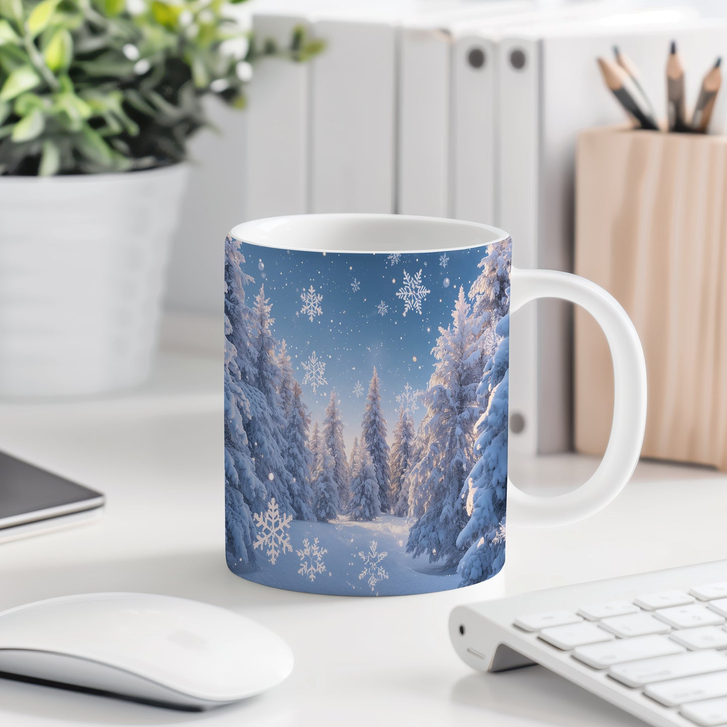 Hrnek s vánočním motivem – zasněžený les a vločky