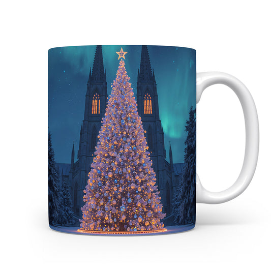 Vánoční strom a katedrála na hrnku.