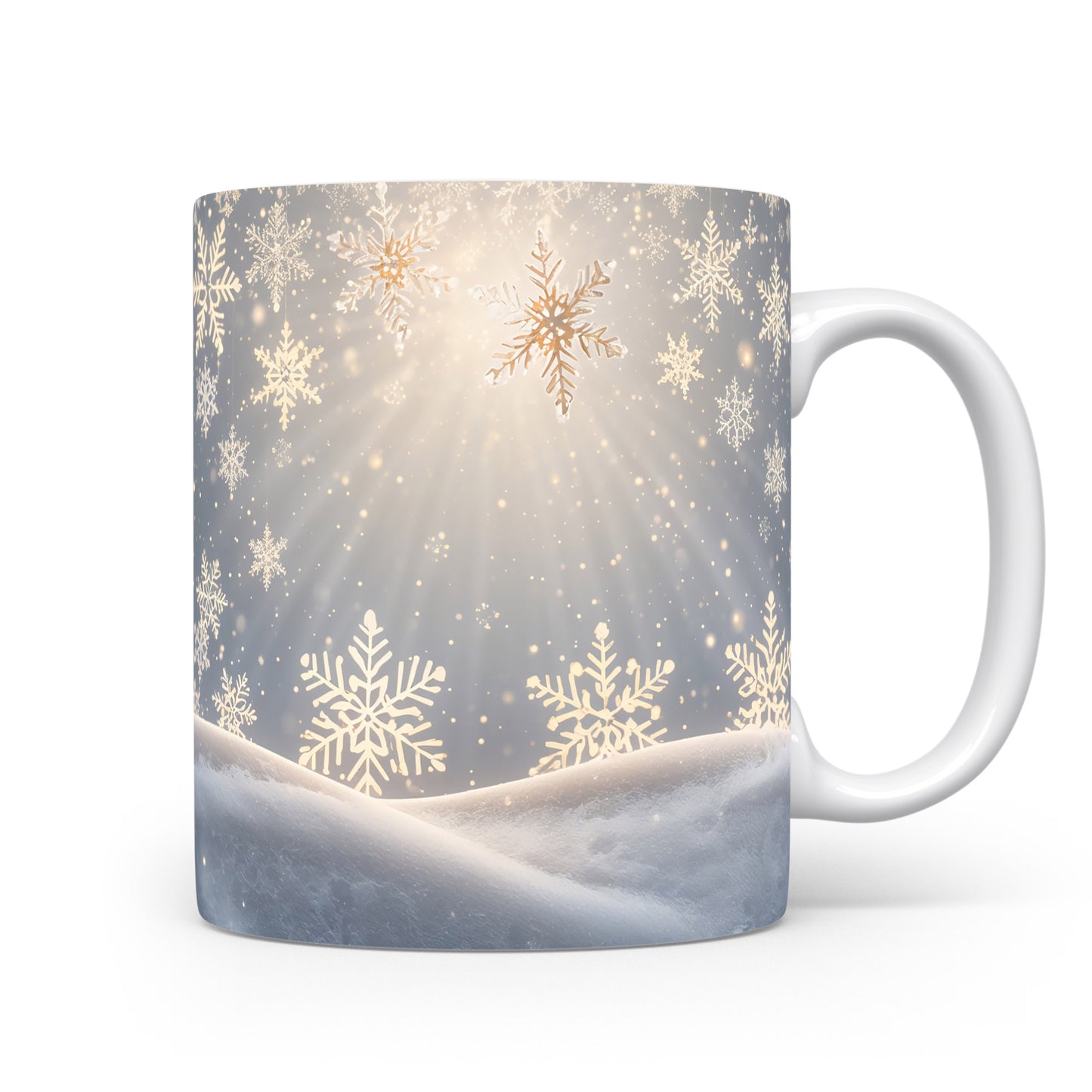 Hrnek se zlatavými vločkami.