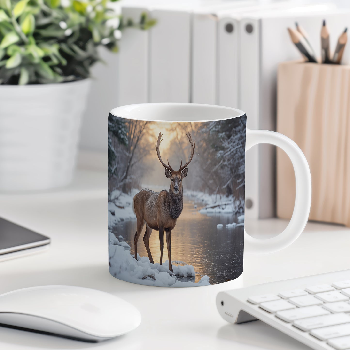 Hrnek s vánočním motivem – jelen u zasněžené řeky