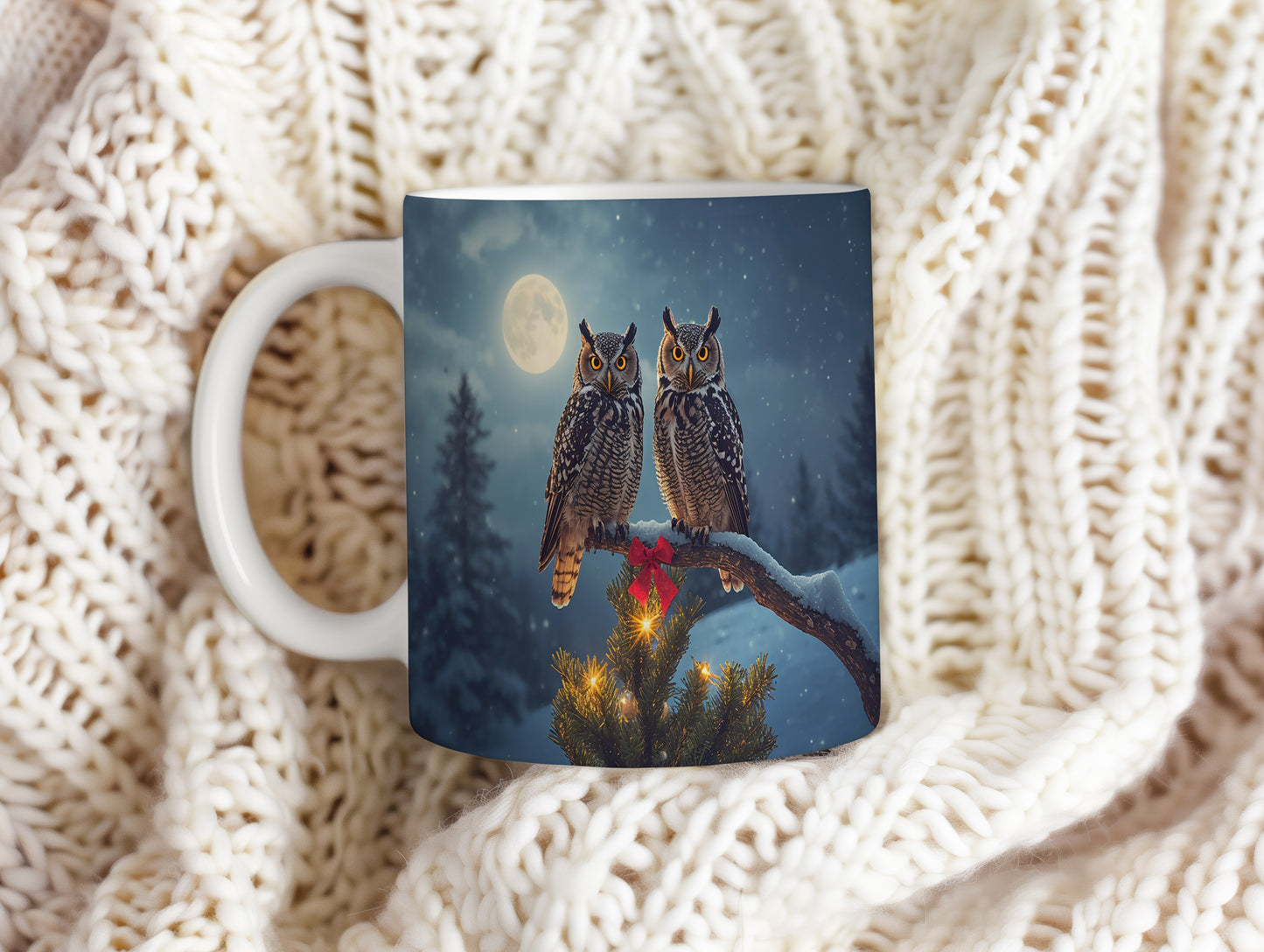 Hrnek s vánočním motivem – sovy na větvi s měsícem – sníh, sovy, stromek, úplněk