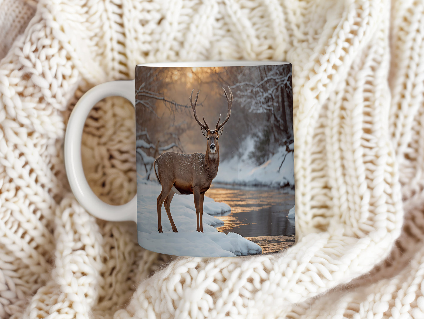 Hrnek s vánočním motivem – jelen u zimního potoka