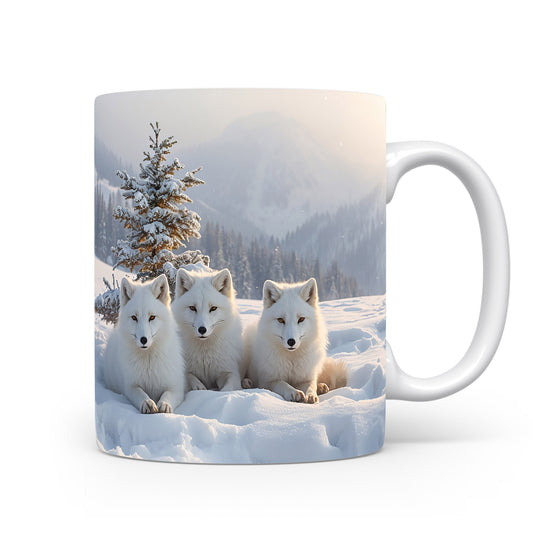 Hrnek s vlky ve sněhu.