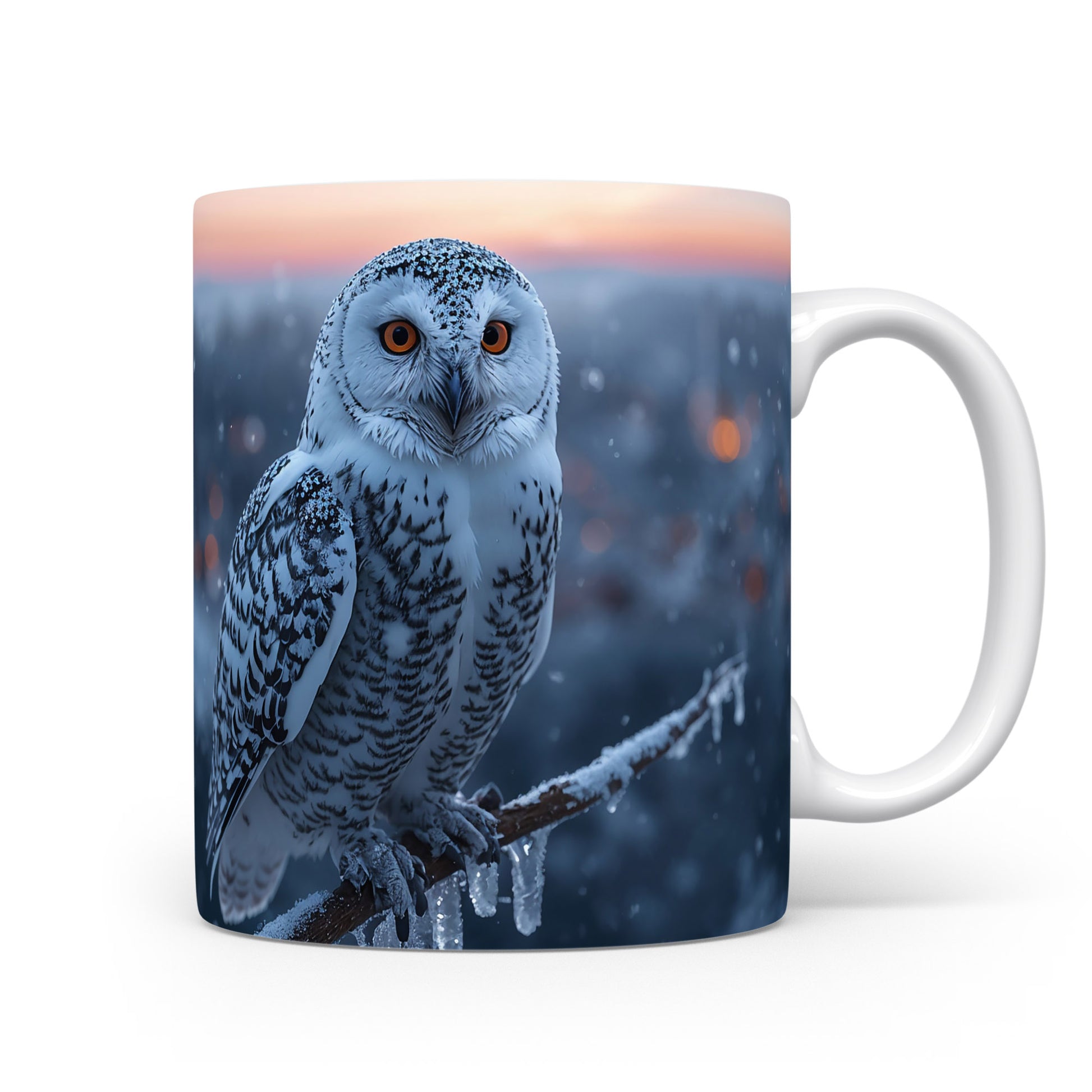 Hrnek se sovou v zimě.