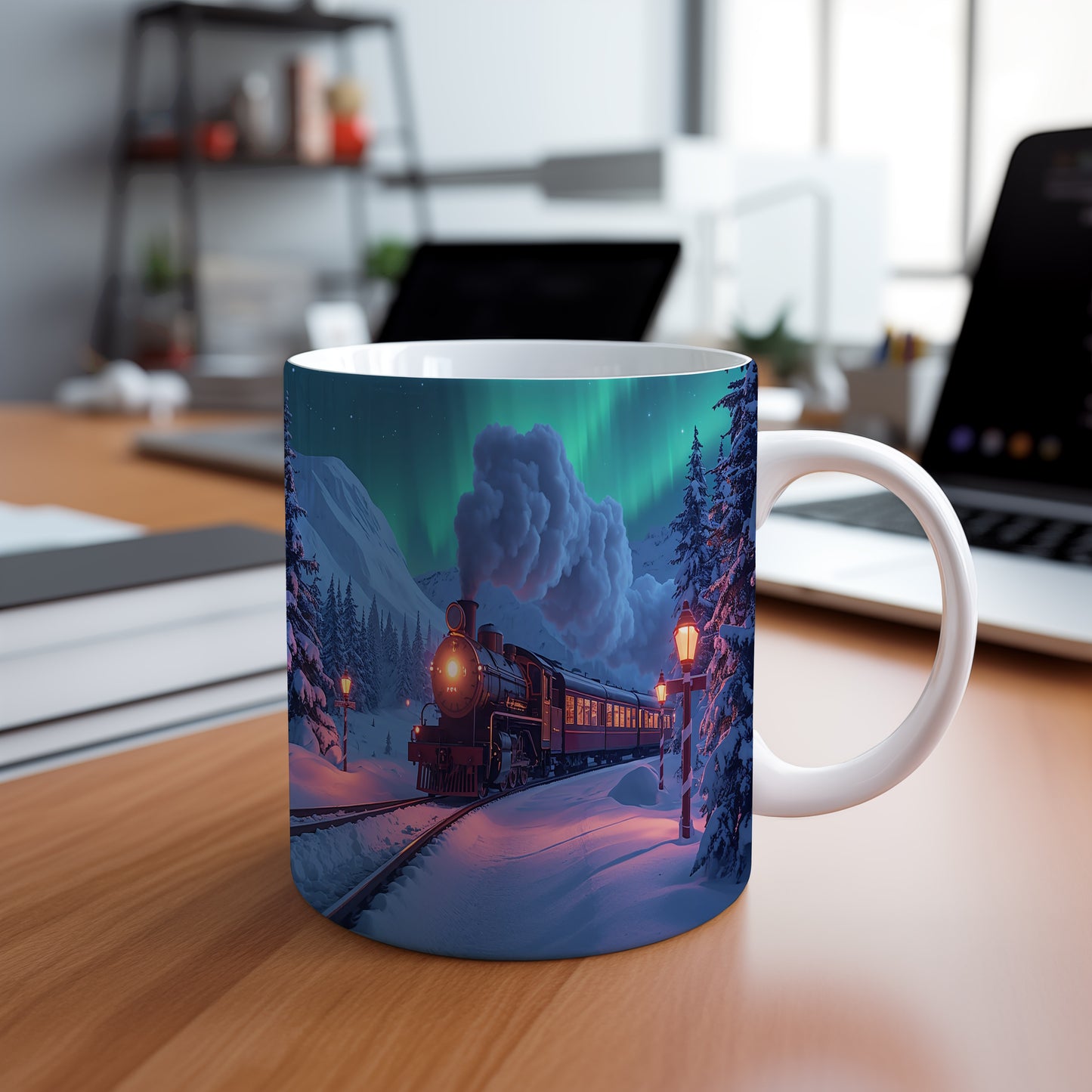 Hrnek s vánočním motivem – noční vlak v horách – sníh, vlak, polární záře