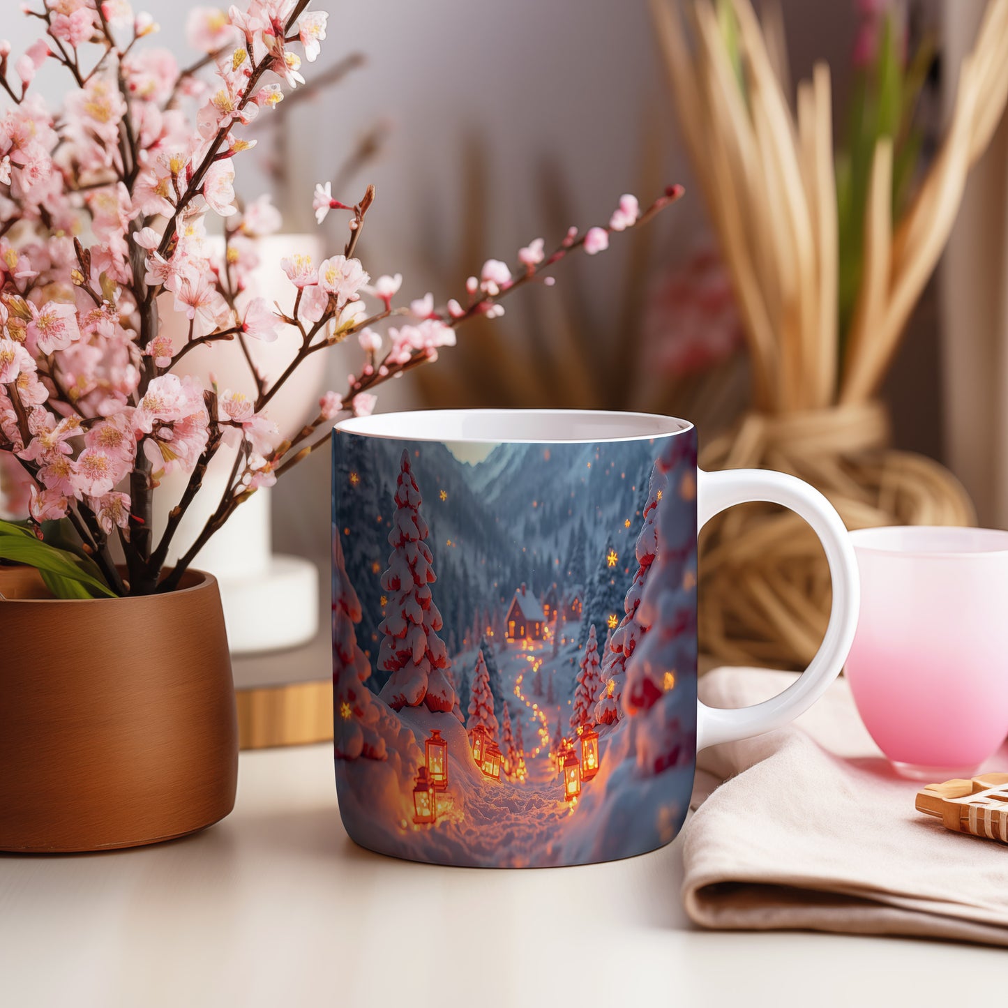 Hrnek s vánočním motivem – cesta s lucernami – sníh, chaloupka, lucerničky