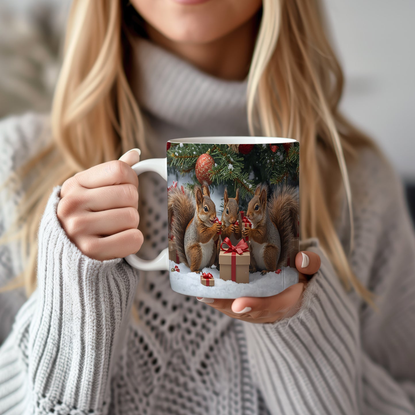 Hrnek s vánočním motivem – veverky s dárky – sníh, veverky