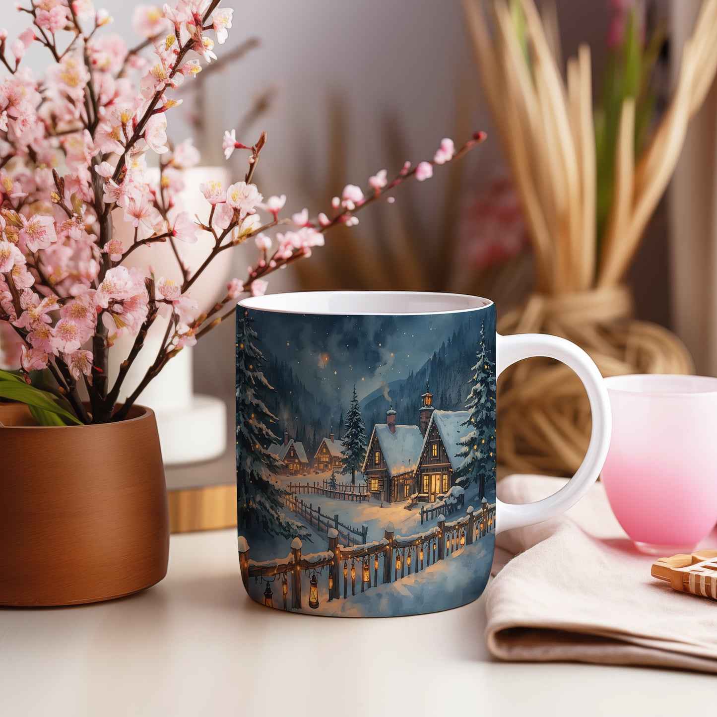 Hrnek s vánočním motivem – zasněžené chalupy s lucernami – sníh, vesnička, lucerny