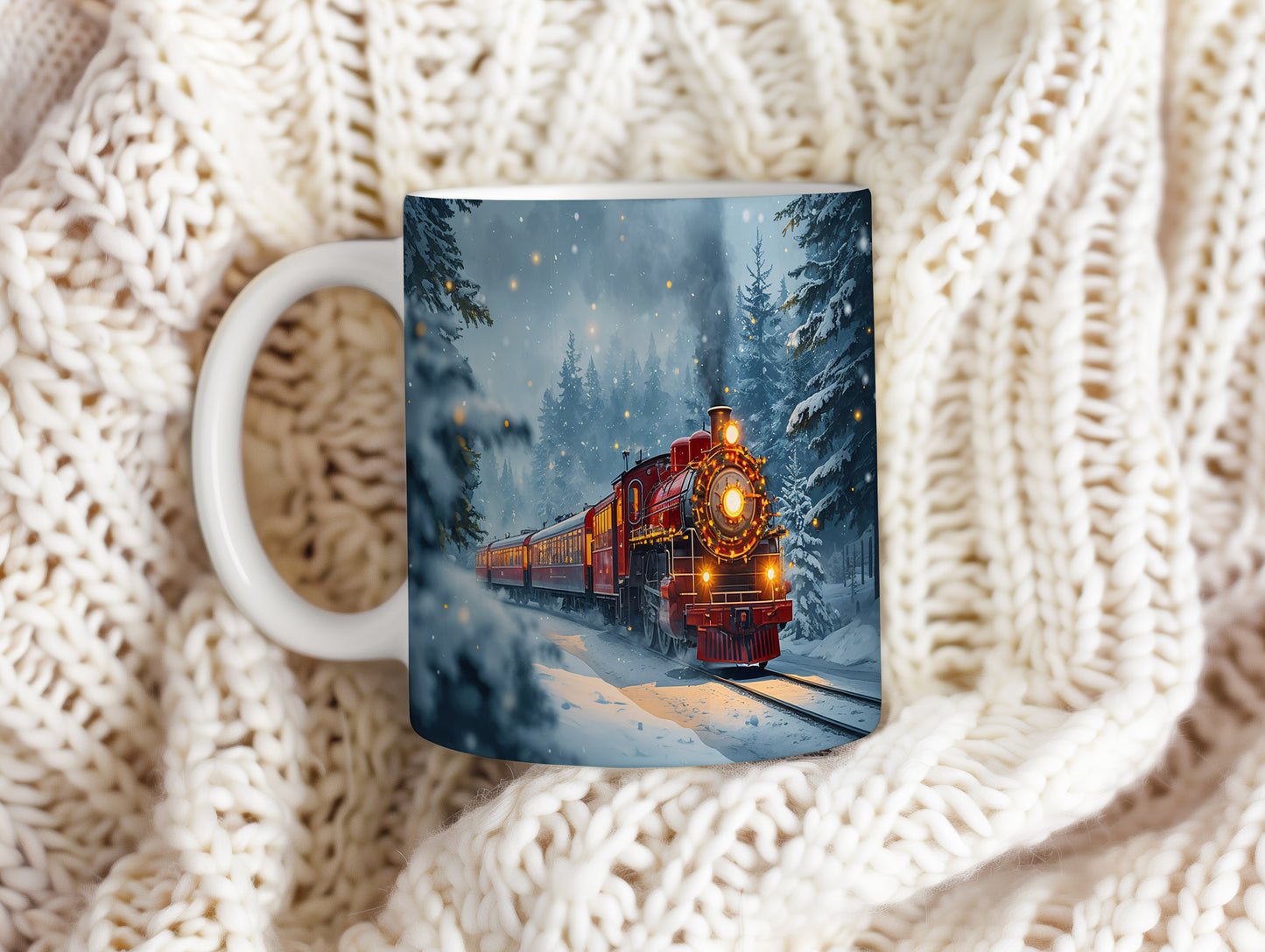 Hrnek s vánočním motivem – parní vlak v zasněženém lese – sníh, lokomotiva