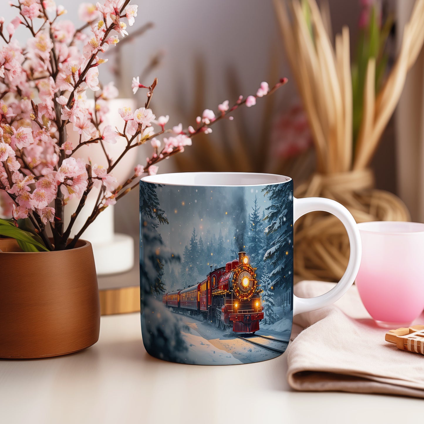 Hrnek s vánočním motivem – parní vlak v zasněženém lese – sníh, lokomotiva