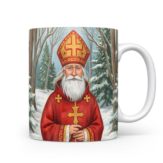 Mikuláš v červeném rouchu v zasněženém lese