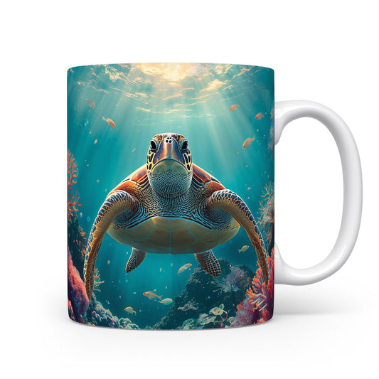 Mořská želva plující mezi korály pod slunečními paprsky