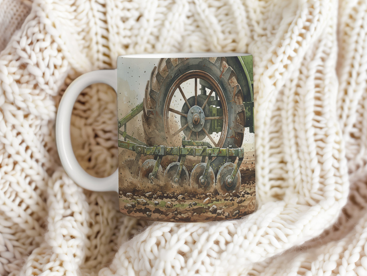 Hrnek s akvarelovým motivem traktoru v poli