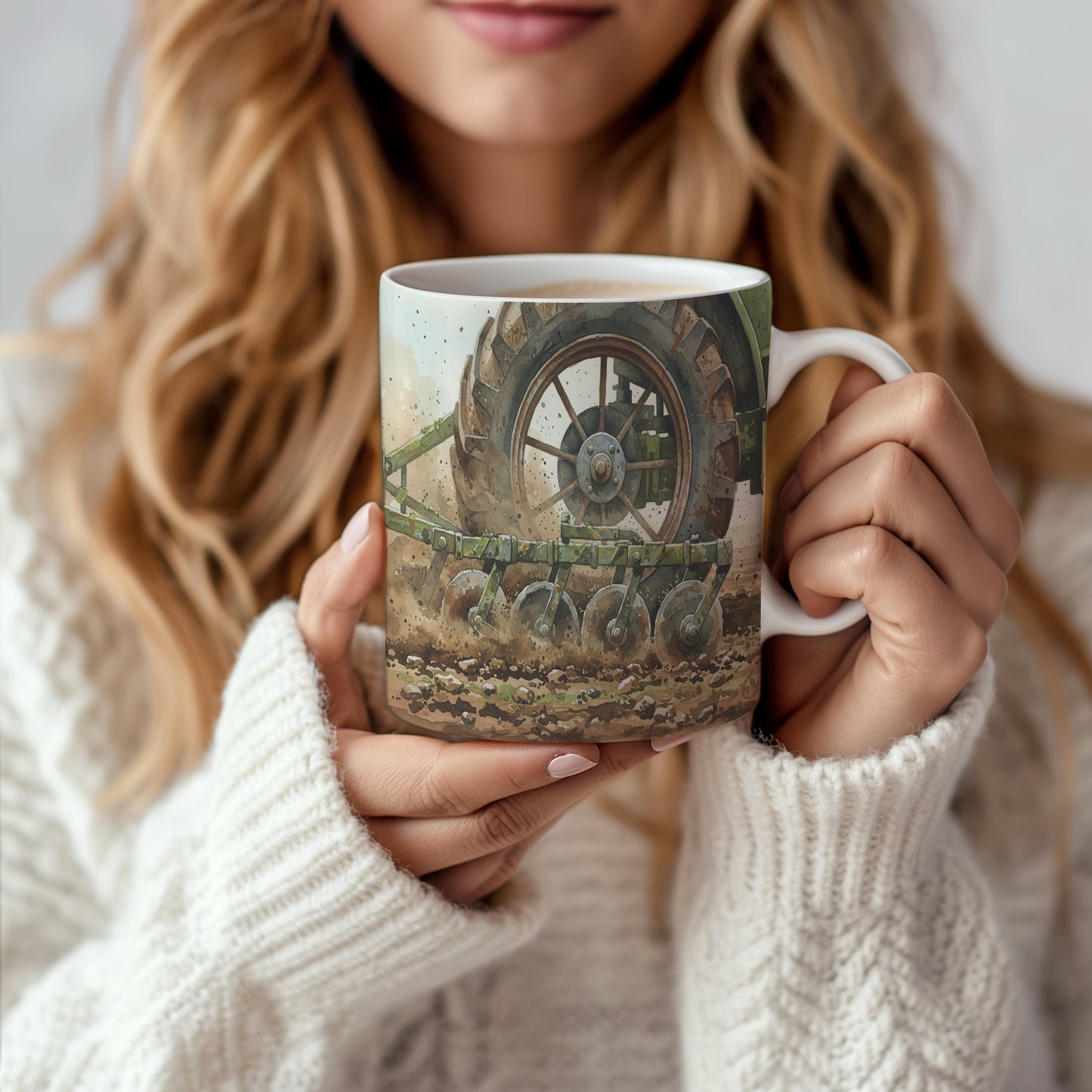 Hrnek s akvarelovým motivem traktoru v poli