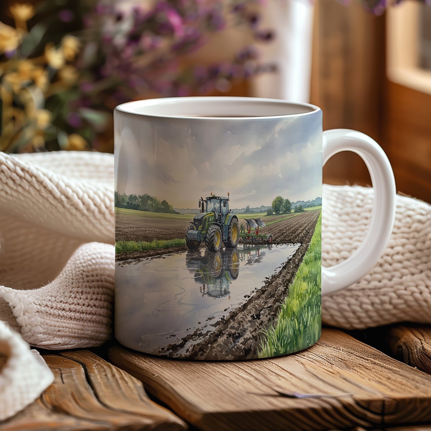 Hrnek s traktorem v zrcadlení louže