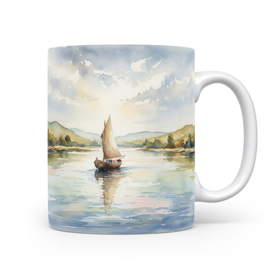 Hrnek s akvarelovou plachetnicí na vodě