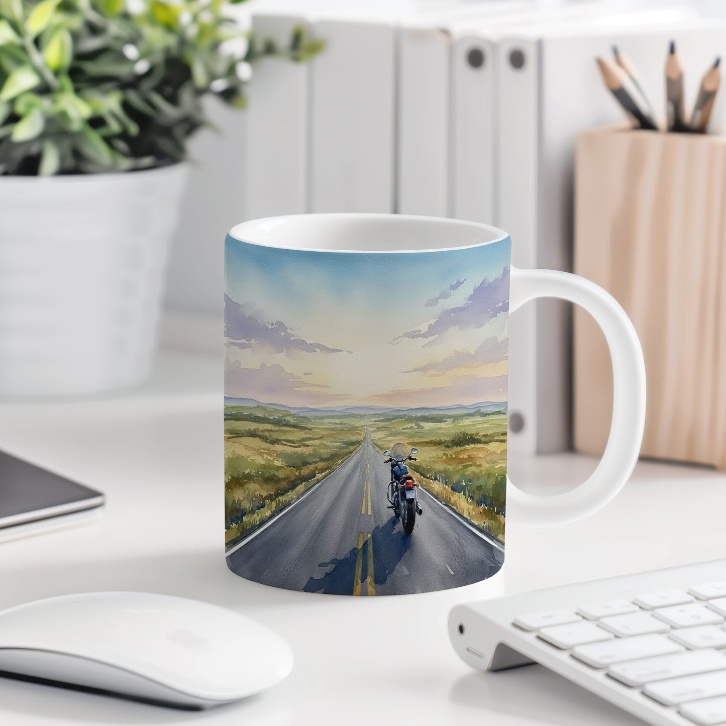 Hrnek s motorkou na dlouhé cestě