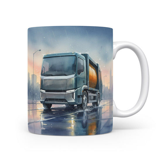 Hrnek s popelářským vozem v ranním dešti