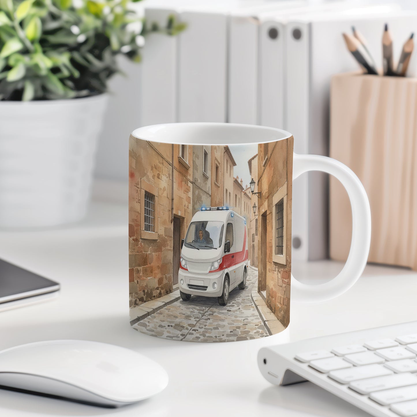 Hrnek s sanitkou v historické uličce