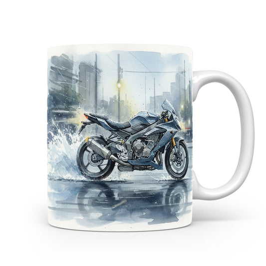 Motorka ve městě na akvarelovém hrnku