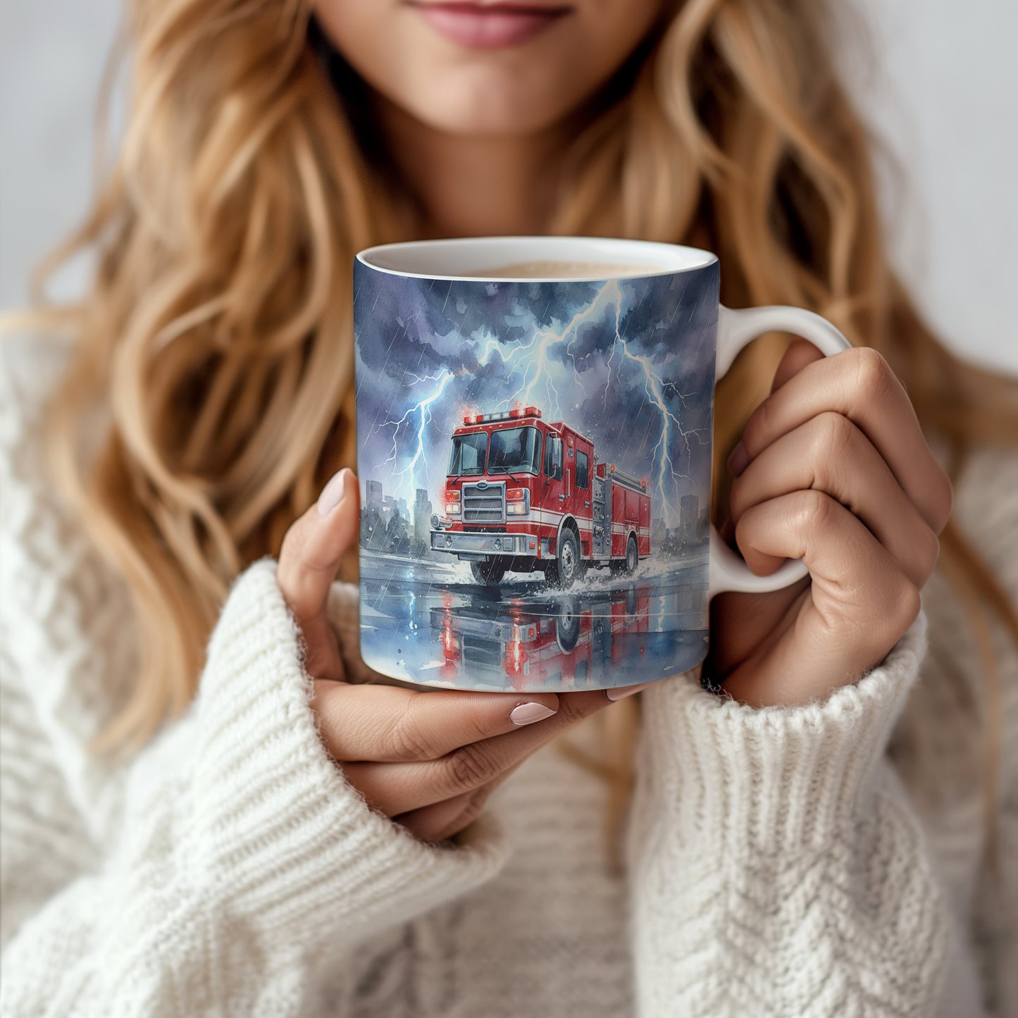 Hrnek s hasičským vozem v bouřlivé akci