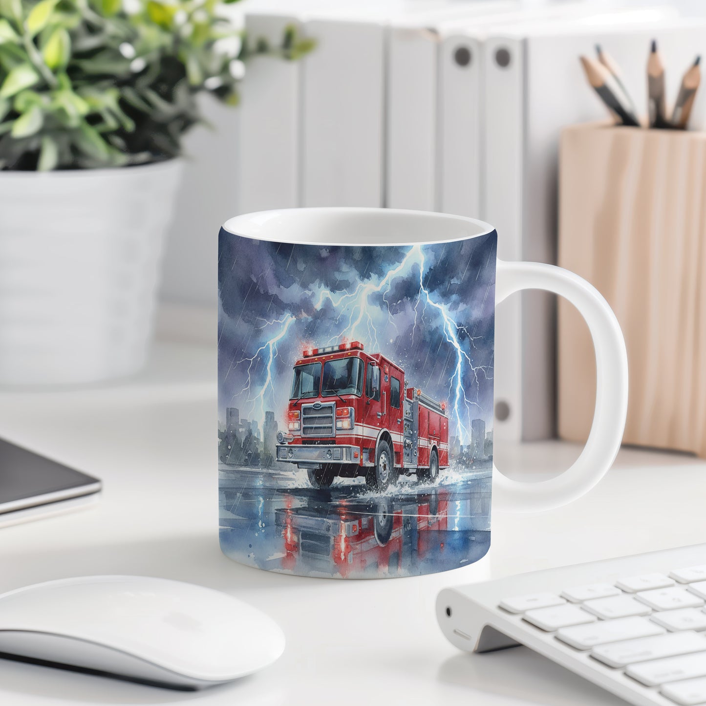 Hrnek s hasičským vozem v bouřlivé akci