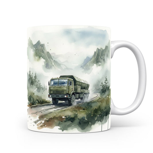 Náklaďák v horské mlze na akvarelovém hrnku