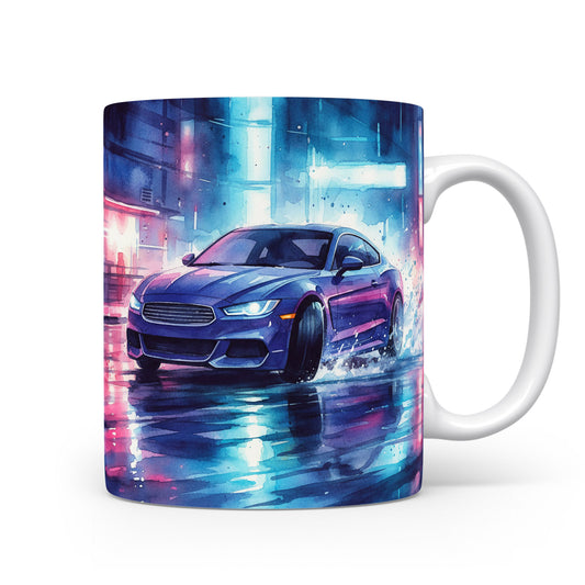 Hrnek s autem v nočním městě