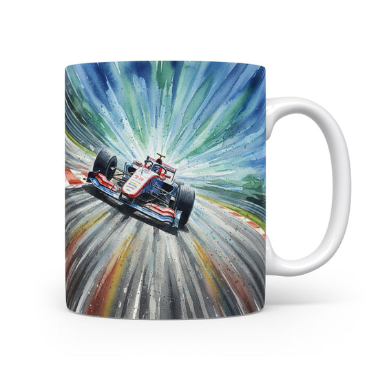 Hrnek s formulí v závodní jízdě