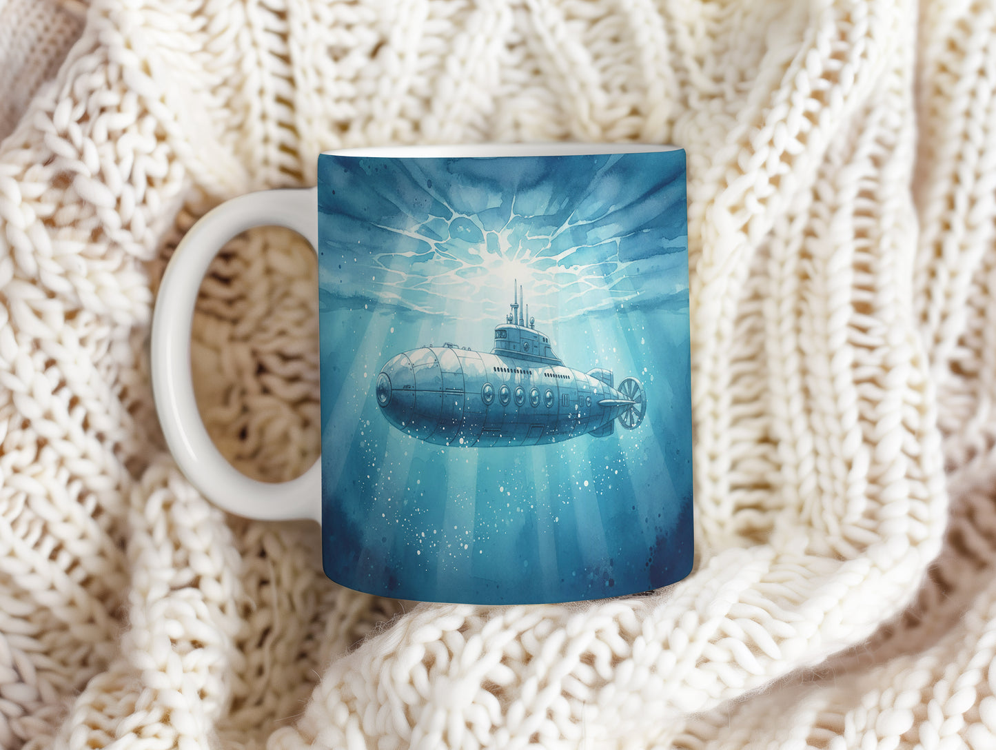 Hrnek s ponorkou pod hladinou