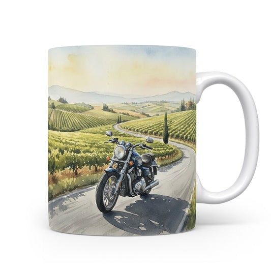 Motorka ve vinici na hrnku