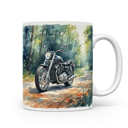 Motorka v lesní krajině na hrnku