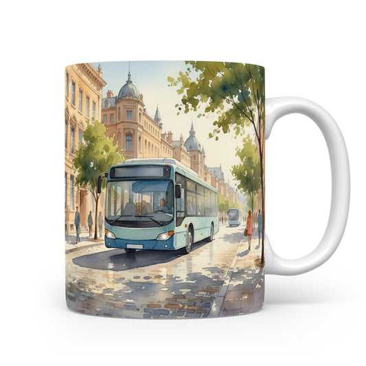 Hrnek s akvarelem autobusu v ulici