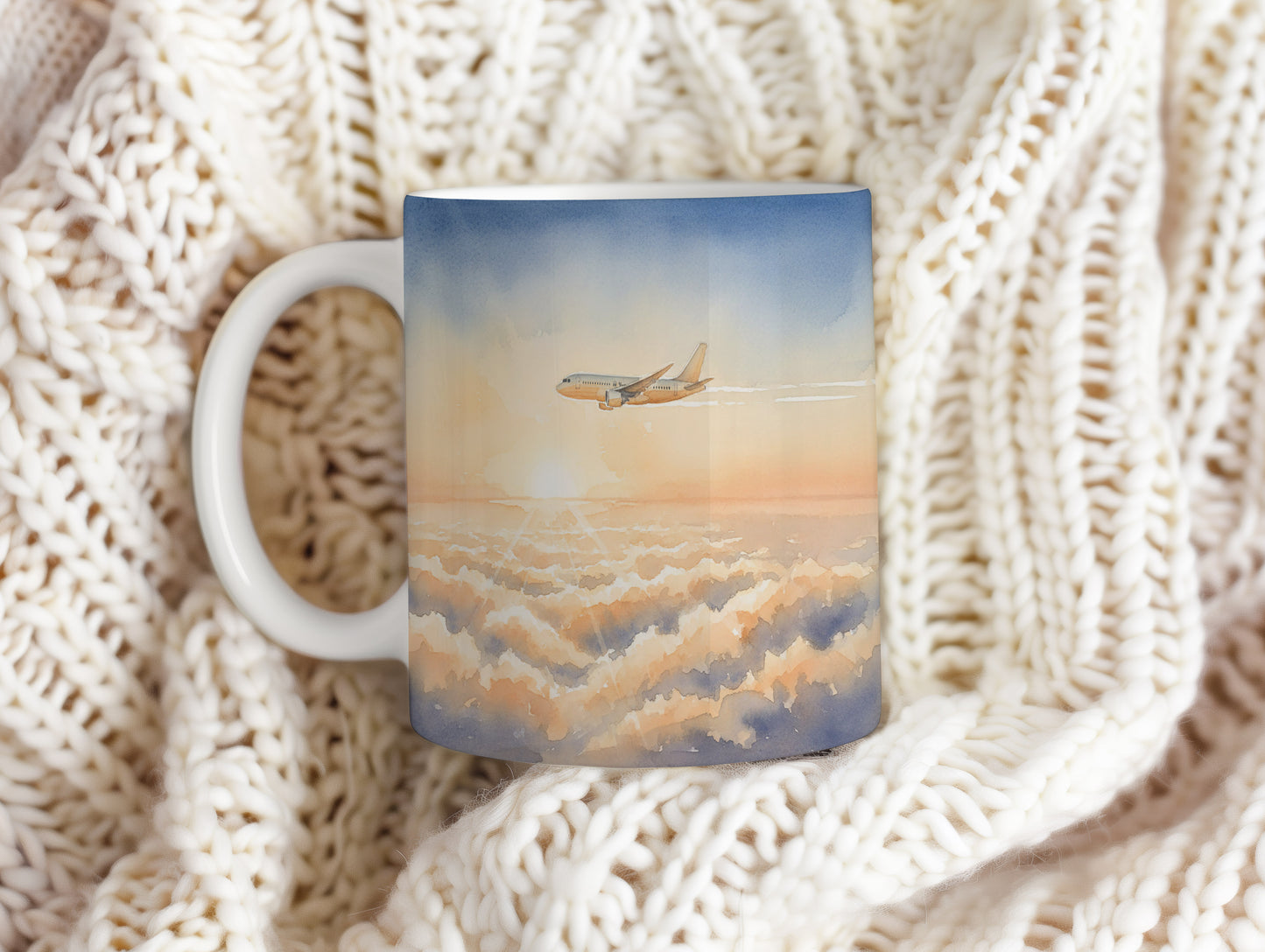 Hrnek s letadlem nad mraky