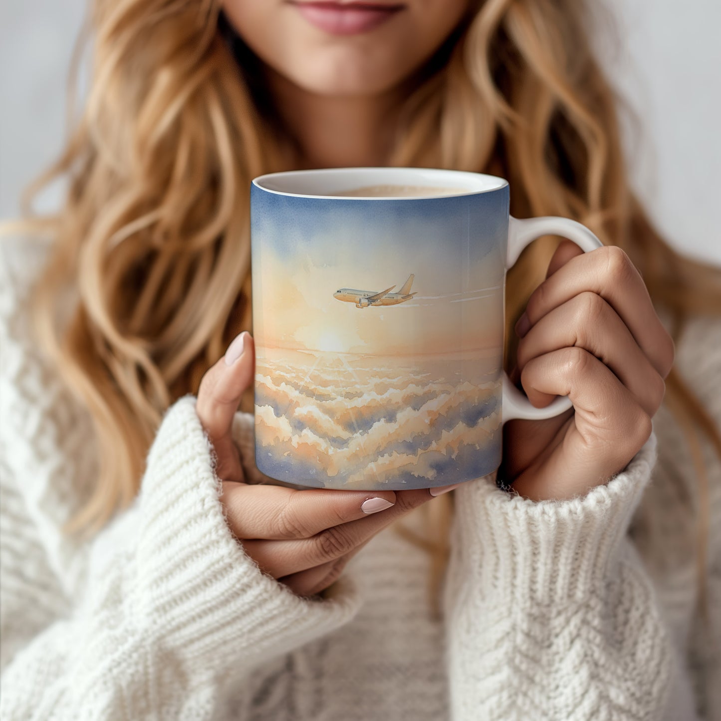 Hrnek s letadlem nad mraky