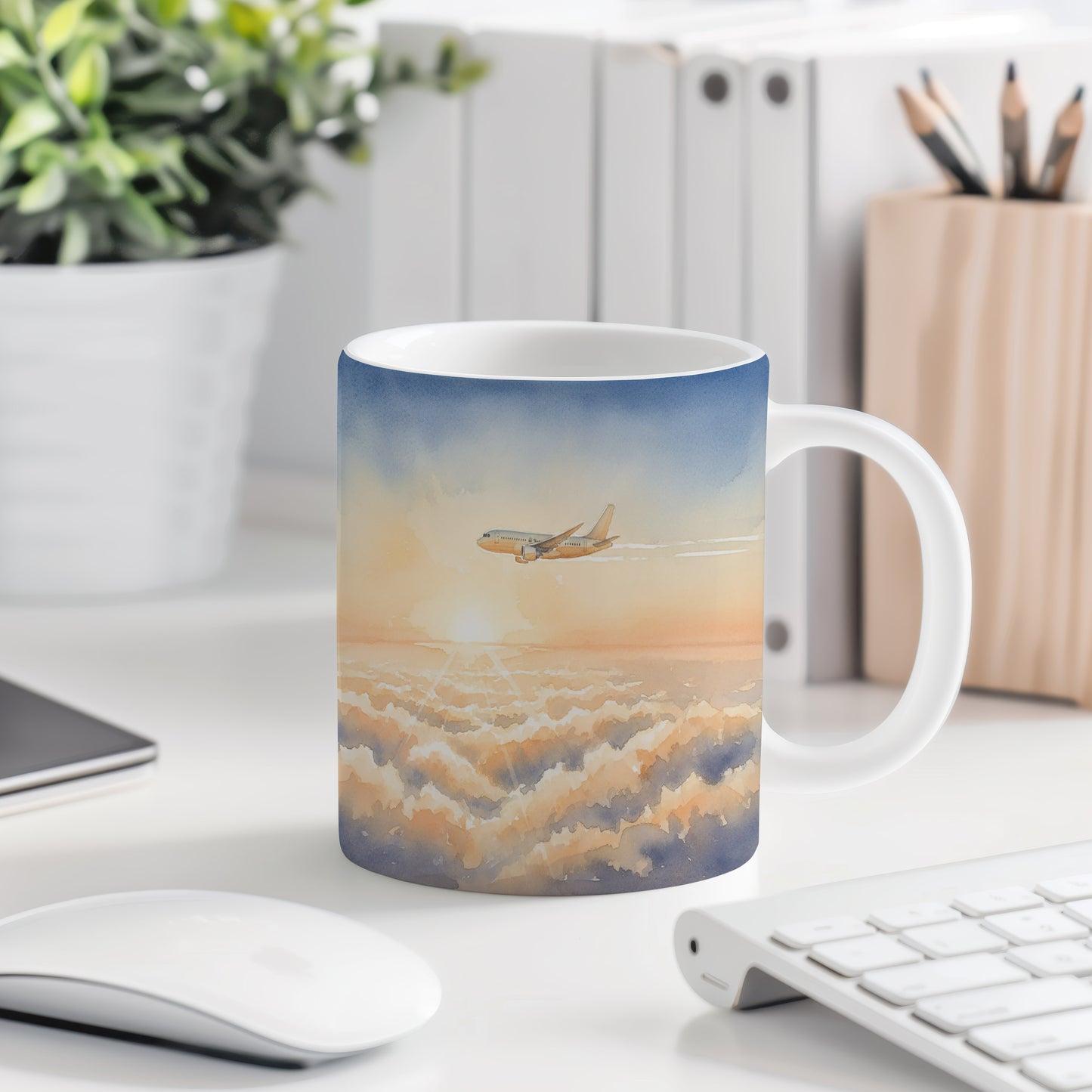 Hrnek s letadlem nad mraky