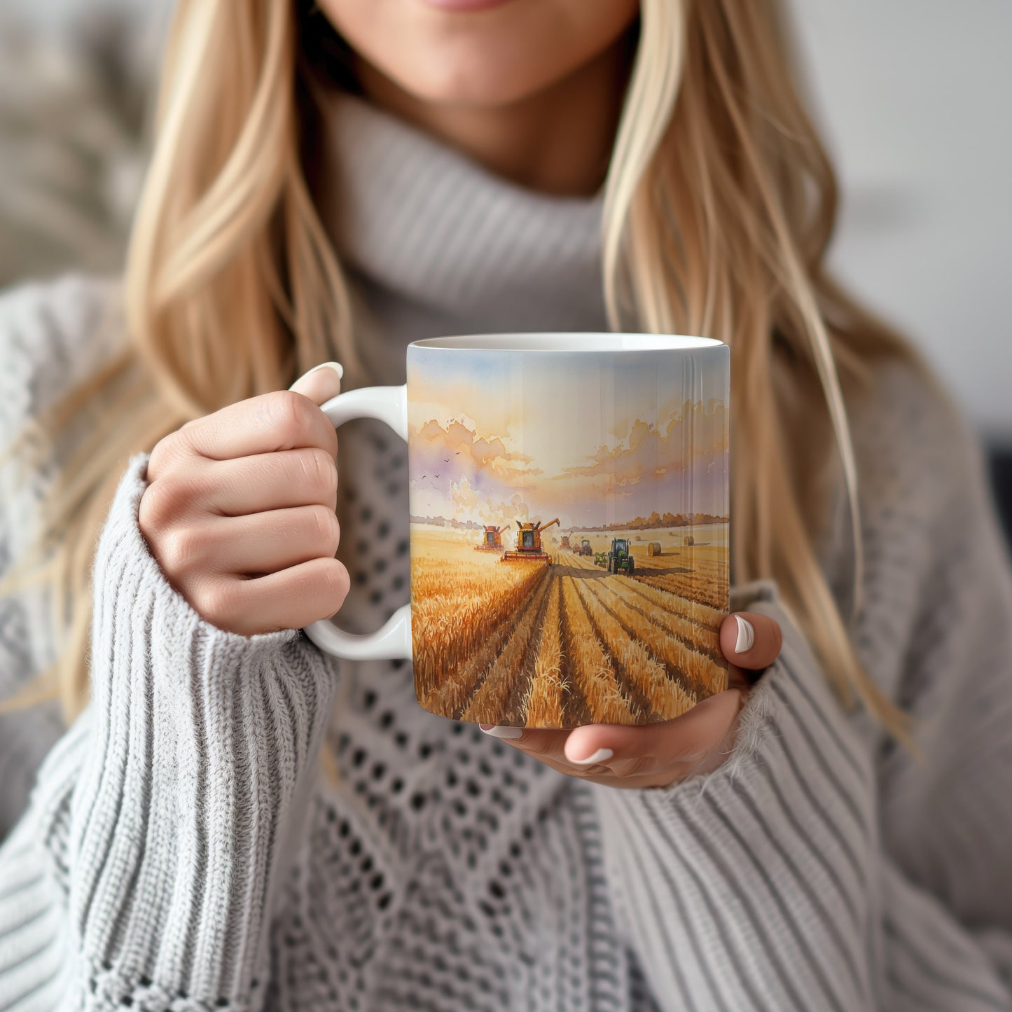 Hrnek s kombajnem při západu slunce