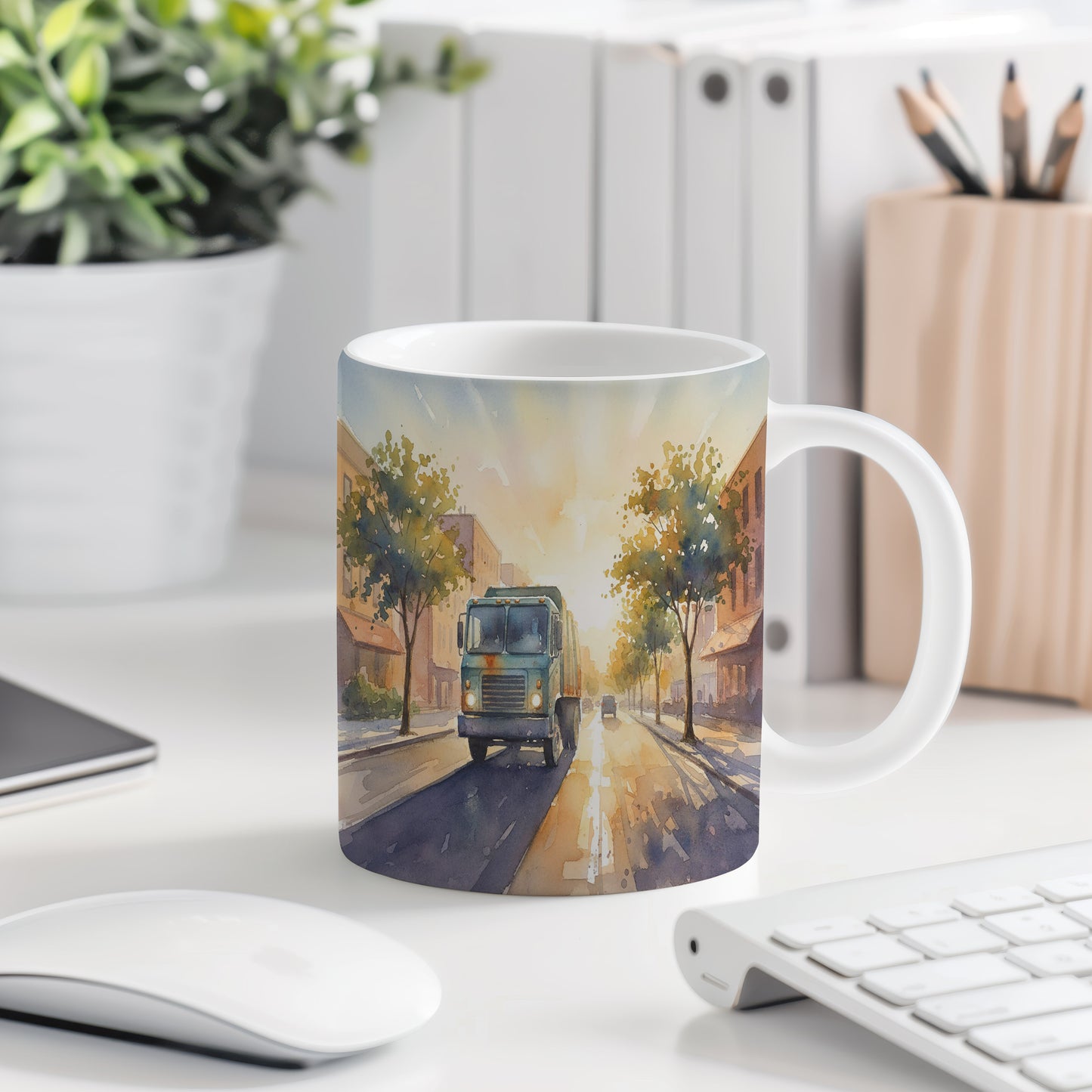 Hrnek s popelářským vozem za úsvitu