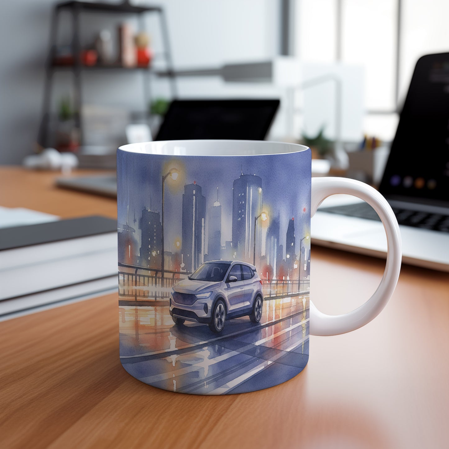 Hrnek s SUV na nočním mostě