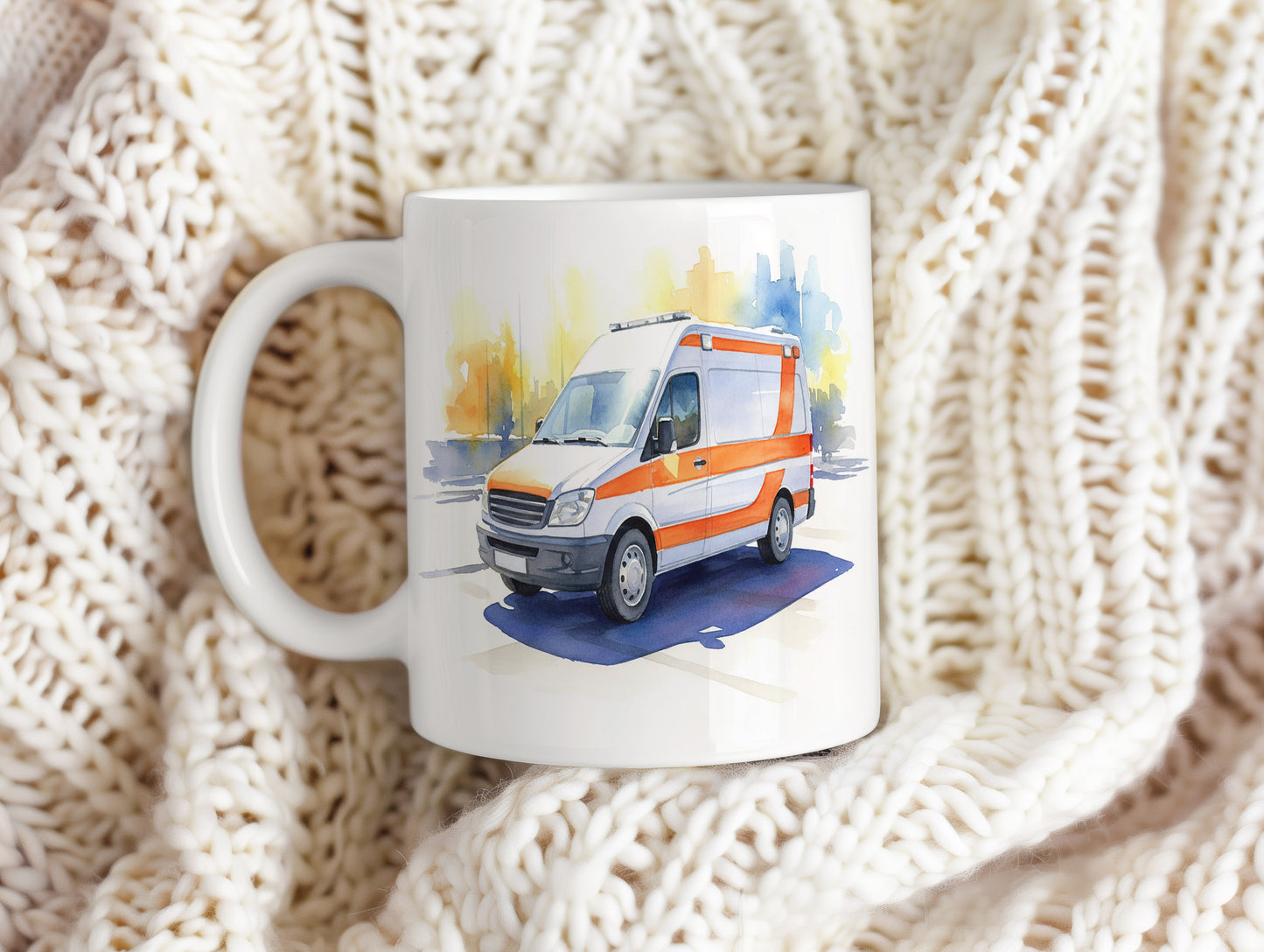 Hrnek se sanitkou na slunečné ulici