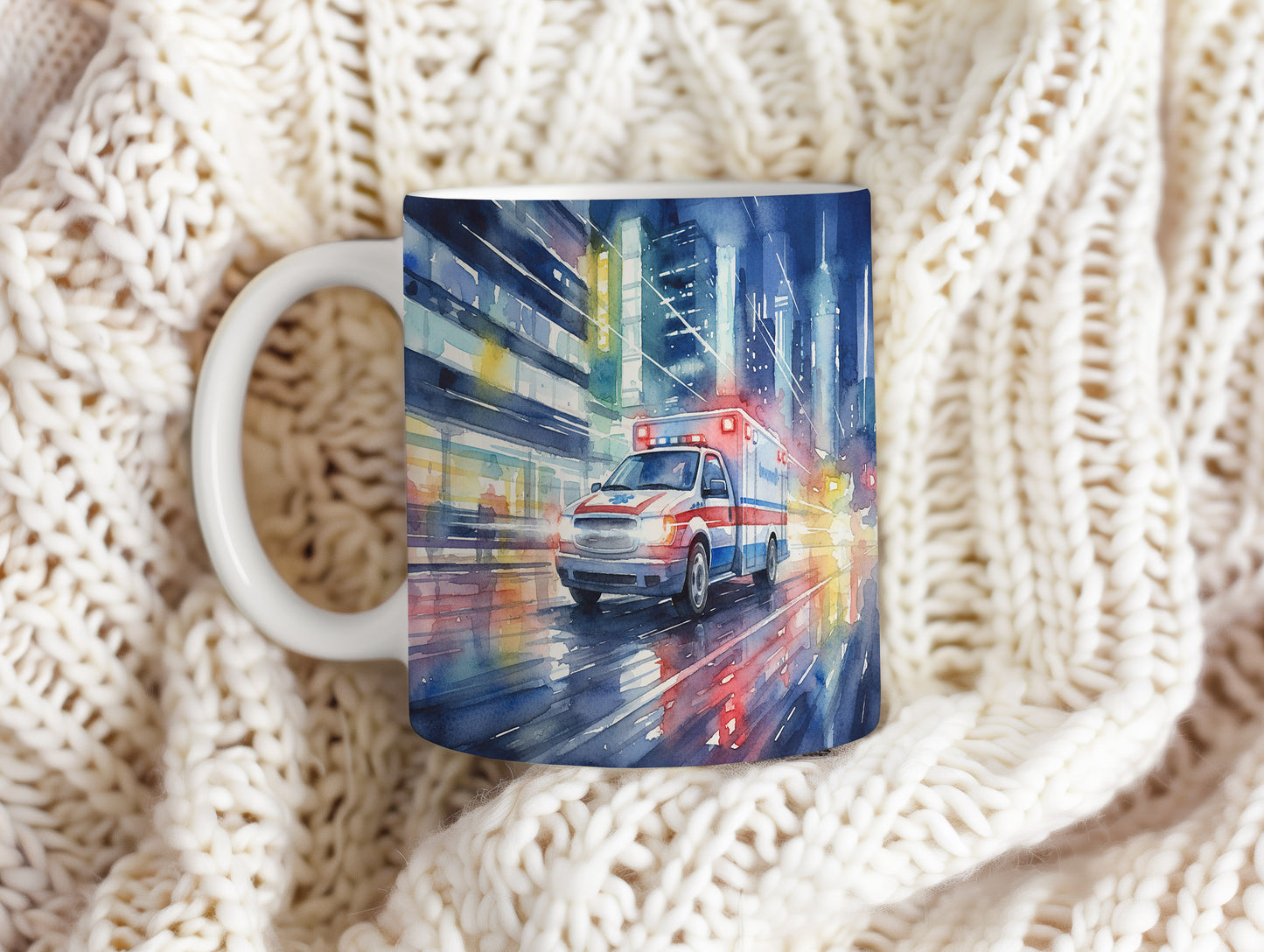 Hrnek s ambulancí v nočním městě