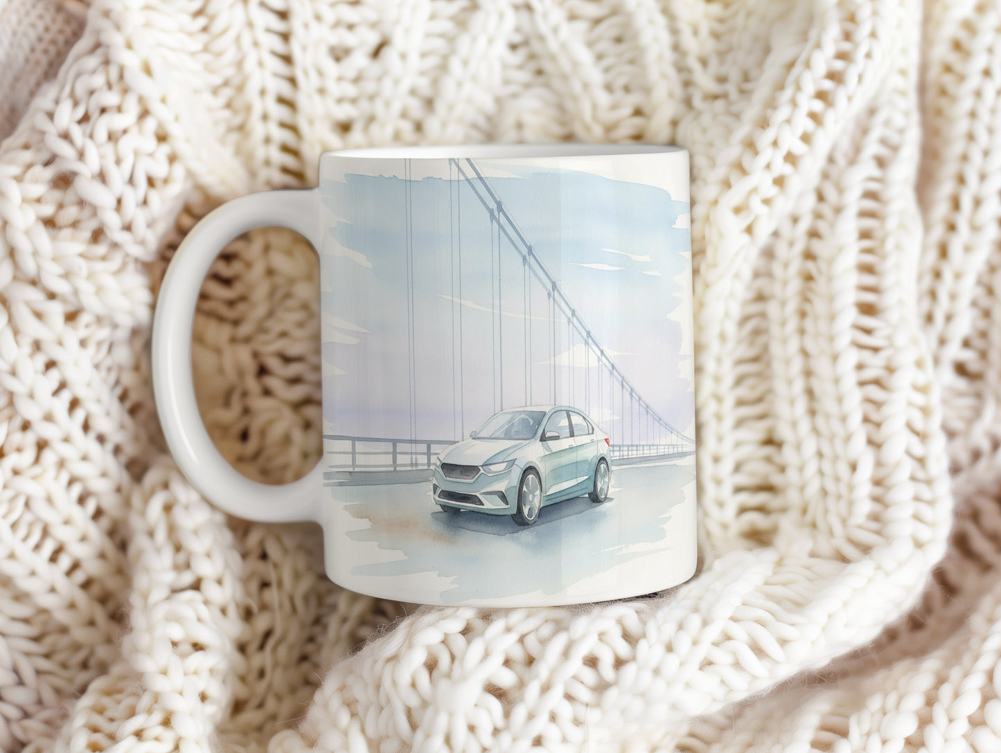 Hrnek s sedanem na mostě