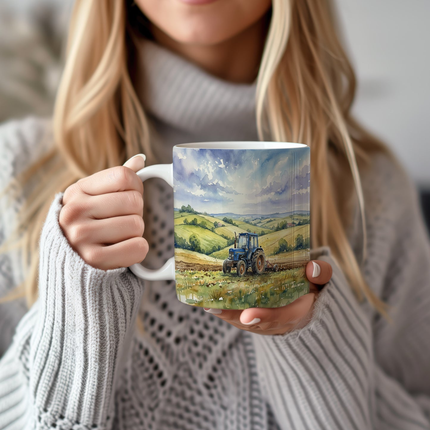 Hrnek s traktorem na venkově