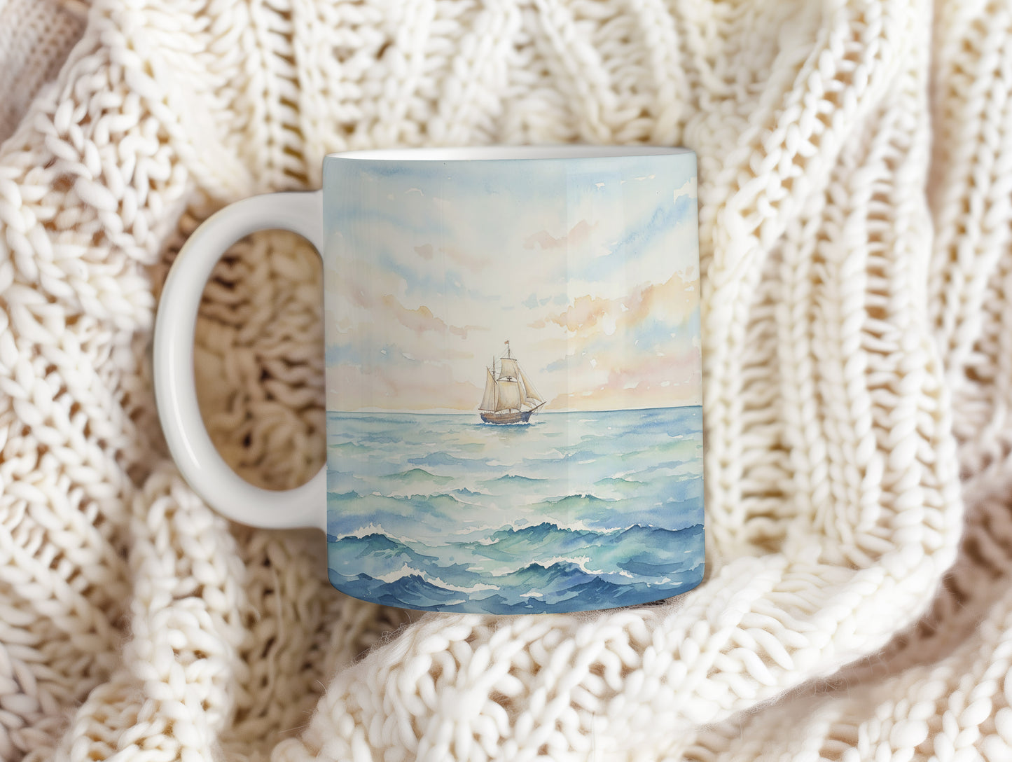 Hrnek s korábem na širém moři