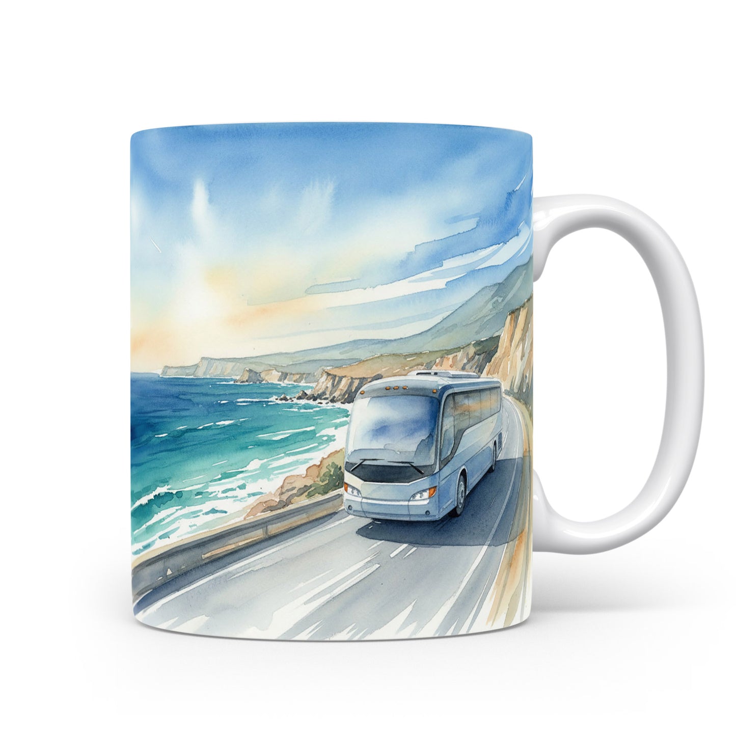 Hrnek s autobusem na pobřežní cestě