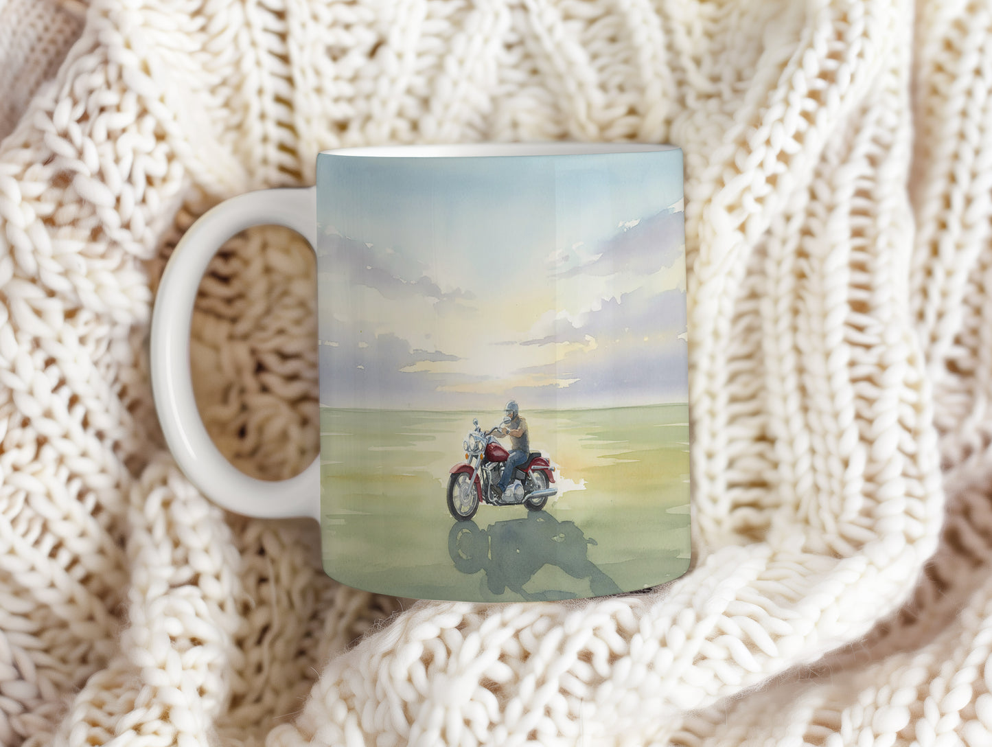 Hrnek s motorkou na horizontu